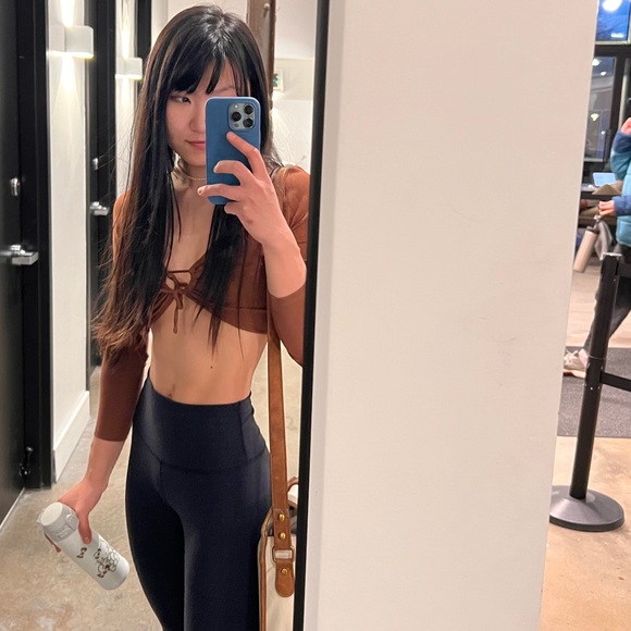 Aritzia Sunday Best Far Out Longsleeve Size 2XS - Picture 2 of 4